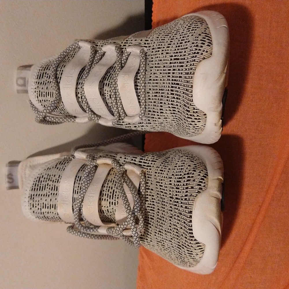 Men's Adidas gymshoes